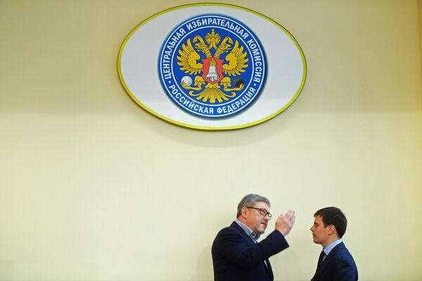 Ông Grigory Yavlinsky tại Ủy ban Bầu cử Trung ương Liên bang Nga - Sputnik Việt Nam