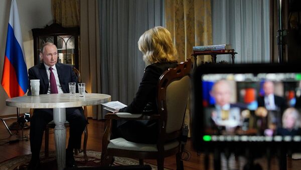 Russian President Vladimir Putin during an interview with NBC network anchor Megyn Kelly in Kaliningrad - Sputnik Việt Nam