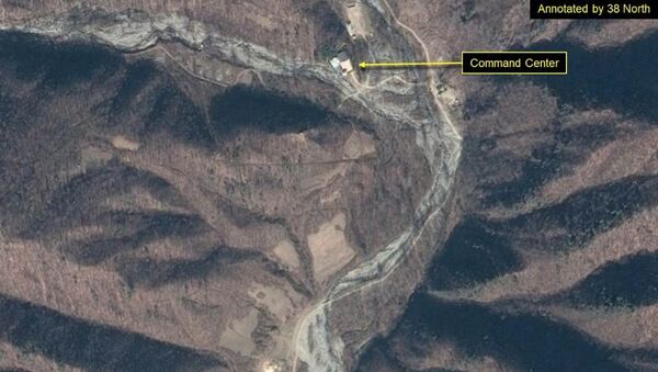 Спутниковый снимок командного пункта и служебного участка ядерного полигона Пхунгери в Северной Корее - Sputnik Việt Nam