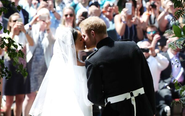 Đám cưới của Hoàng tử Anh Harry và cựu nữ diễn viên Mỹ Megan Markle tại  lâu đài Windsor. - Sputnik Việt Nam