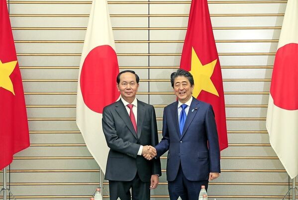 Chủ tịch nước Trần Đại Quang và Thủ tướng Nhật Bản Shinzo Abe tại buổi hội đàm - Sputnik Việt Nam