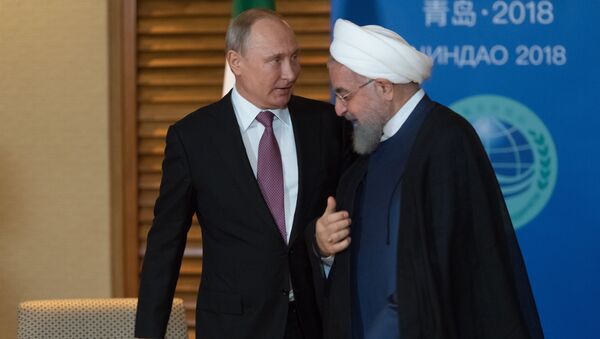 Tổng thống Nga Vladimir Putin và Tổng thống Iran Hasan Rukhani - Sputnik Việt Nam