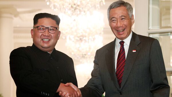 Nhà lãnh đạo Bắc Triều Tiên Kim Jong-un gặp Thủ tướng Singapore Lee Hsien Loong - Sputnik Việt Nam