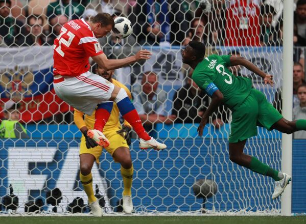 Trận đấu vòng bảng của World Cup giữa hai đội tuyển quốc gia của Nga và Ả Rập Saudi. - Sputnik Việt Nam
