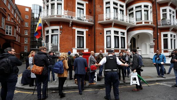 Đại sứ quán Ecuador ở London, Julian Assange - Sputnik Việt Nam