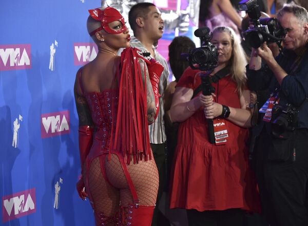 Nữ diễn viên Mỹ Amber Rose trong lễ trao giải MTV Video Music Awards tại New York - Sputnik Việt Nam