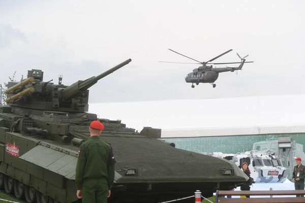 Xe bọc thép tiềm năng của Nga trên nền bánh xích tổng hợp «Аrmata» Т-15 tại triển lãm “Quân đội Nga-ngày mai” trong khuôn khổ diễn đàn kỹ thuật quân sự quốc tế lần thứ Tư “Quân đội-2018” - Sputnik Việt Nam