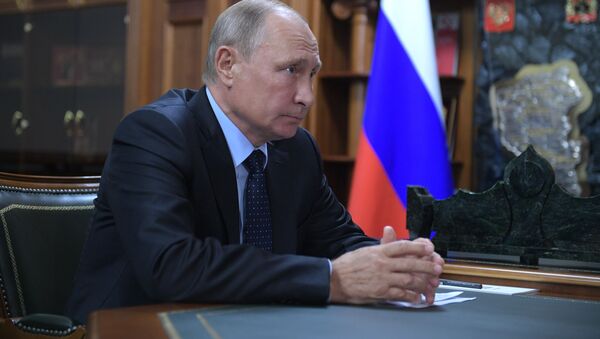 Президент РФ Владимир Путин во время рабочей поездки в Кемеровскую область - Sputnik Việt Nam