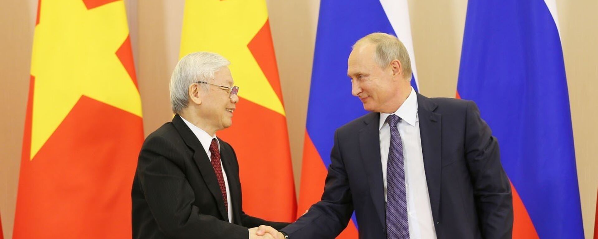 Tổng Bí thư Nguyễn Phú Trọng và Tổng thống Vladimir Putin chứng kiến Lễ ký kết các văn kiện hợp tác giữa Việt Nam và Liên bang Nga - Sputnik Việt Nam, 1920, 05.02.2021