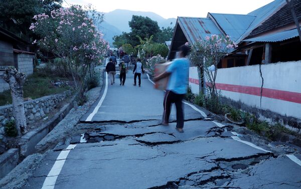 Hậu quả của trận động đất và sóng thần ở Indonesia - Sputnik Việt Nam