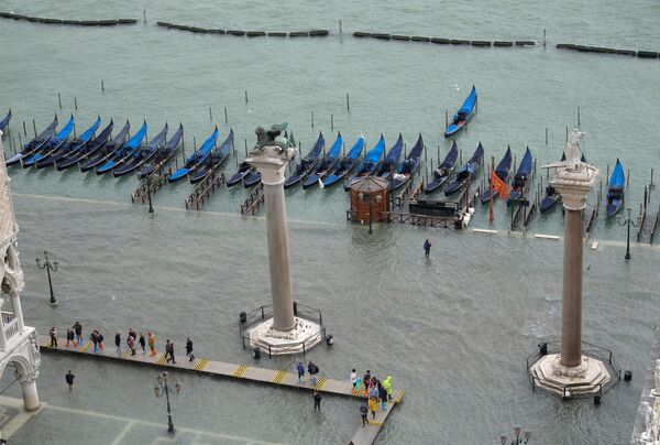 Quảng trường St. Mark bị ngập lụt ở Venice - Sputnik Việt Nam