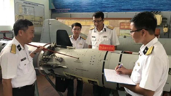 Tên lửa hành trình đối đất 3M-14E của Việt Nam tại Học viện Hải quân - Sputnik Việt Nam