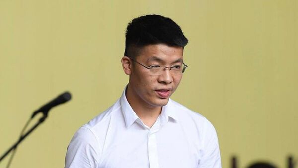 Trong quá trình bị xét hỏi, bị cáo Nguyễn Văn Ngọc đã nhắc đến đồng phạm Hoàng Thanh Trung đang bỏ trốn - Sputnik Việt Nam