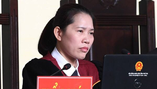 Thẩm phán Nguyễn Thị Thùy Hương được đánh giá điều hành phiên tòa dứt khoát, nghiêm khắc trong 3 ngày qua. - Sputnik Việt Nam