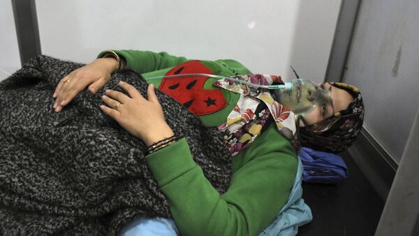 Сư dân thành phố Aleppo của Syria bị thương trong vụ các chiến binh pháo kích vào thành phố - Sputnik Việt Nam