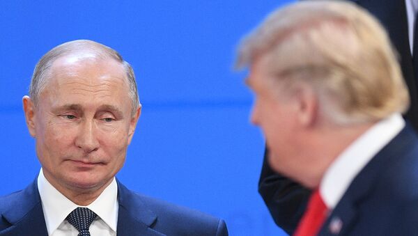 Russian President Vladimir Putin and US President Donald Trump before a photo op of the G20 heads, November 30, 2018. - Sputnik Việt Nam