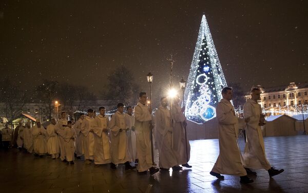 Các linh mục trong Thánh lễ Giáng sinh ở Litva - Sputnik Việt Nam