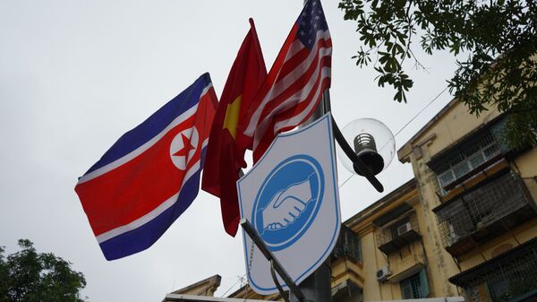 Cờ Mỹ, cờ Triều Tiên và cờ Việt Nam - Sputnik Việt Nam