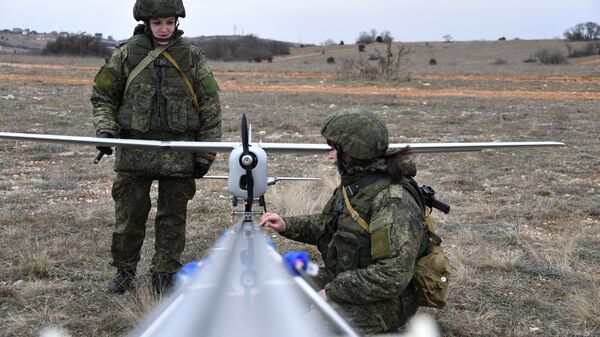 Женский боевой расчет по управлению беспилотными аппаратами из бригады разведки Черноморского флота - Sputnik Việt Nam