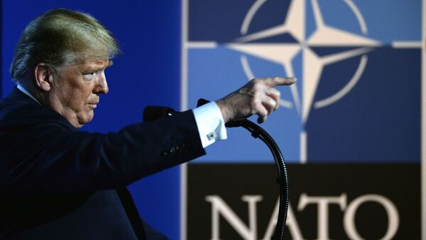 Tổng thống Mỹ Donald Trump tại Hội nghị thượng đỉnh NATO - Sputnik Việt Nam