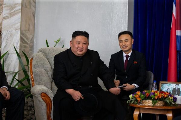 Nhà lãnh đạo Triều Tiên Kim Jong Un đến ga Khaasan ở Khu vực Primorsky

 - Sputnik Việt Nam