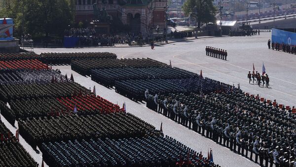 Военнослужащие парадных расчетов на генеральной репетиции военного парада на Красной площади - Sputnik Việt Nam