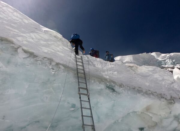 Những người leo núi ở trại Everest thứ hai - Sputnik Việt Nam