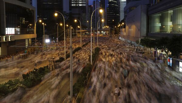 Đám đông người dân Hồng Kông biểu tình đòi xóa dự luật dẫn độ - Sputnik Việt Nam