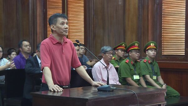 Bị cáo Nguyen Michael Phuong Minh tại phiên tòa.  - Sputnik Việt Nam