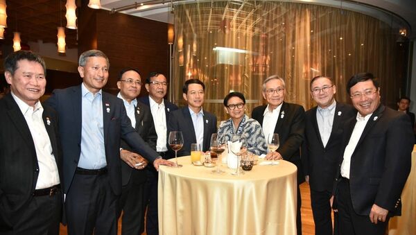  Các Bộ trưởng Ngoại giao ASEAN dự ăn tối làm việc. - Sputnik Việt Nam
