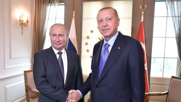Tổng thống Nga Vladimir Putin và Tổng thống Thổ Nhĩ Kỳ Tayyip Erdogan - Sputnik Việt Nam