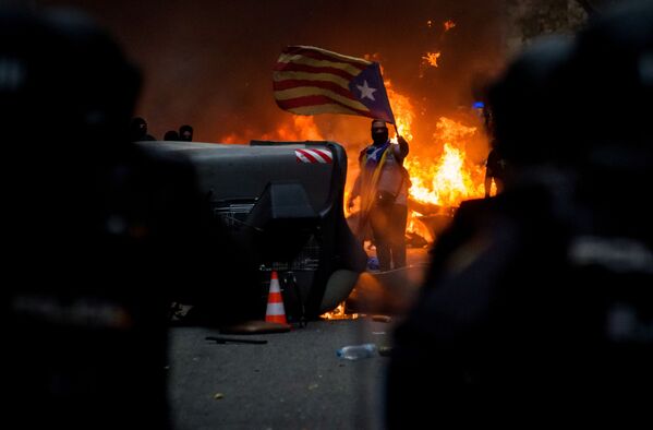 Người biểu tình trên đường phố ở Barcelona - Sputnik Việt Nam