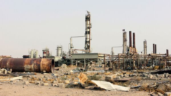 Nhà máy lọc dầu bị phá hủy ở Iraq - Sputnik Việt Nam