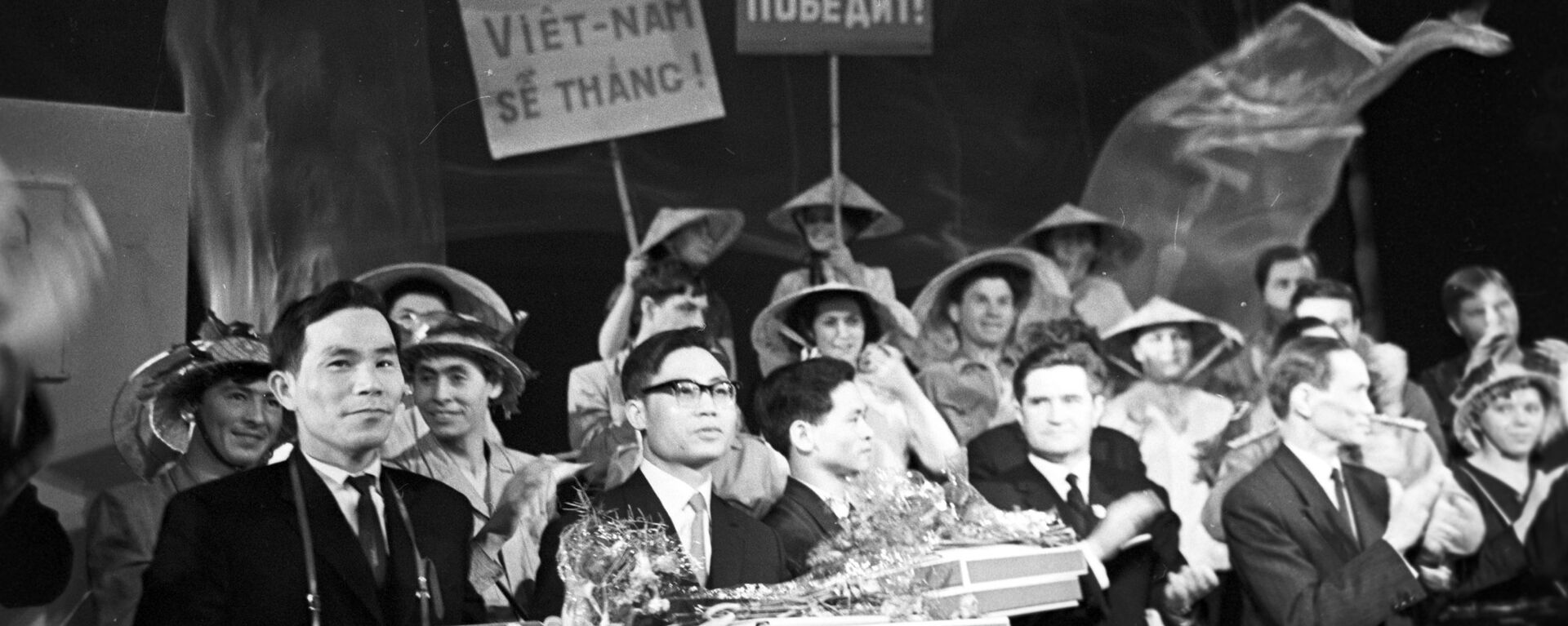 Người phụ trách Cơ quan đại diện thường trực của Mặt trận tại Matxcơva, ông Đặng Quang Minh, tại Liên Xô - Sputnik Việt Nam, 1920, 07.06.2023